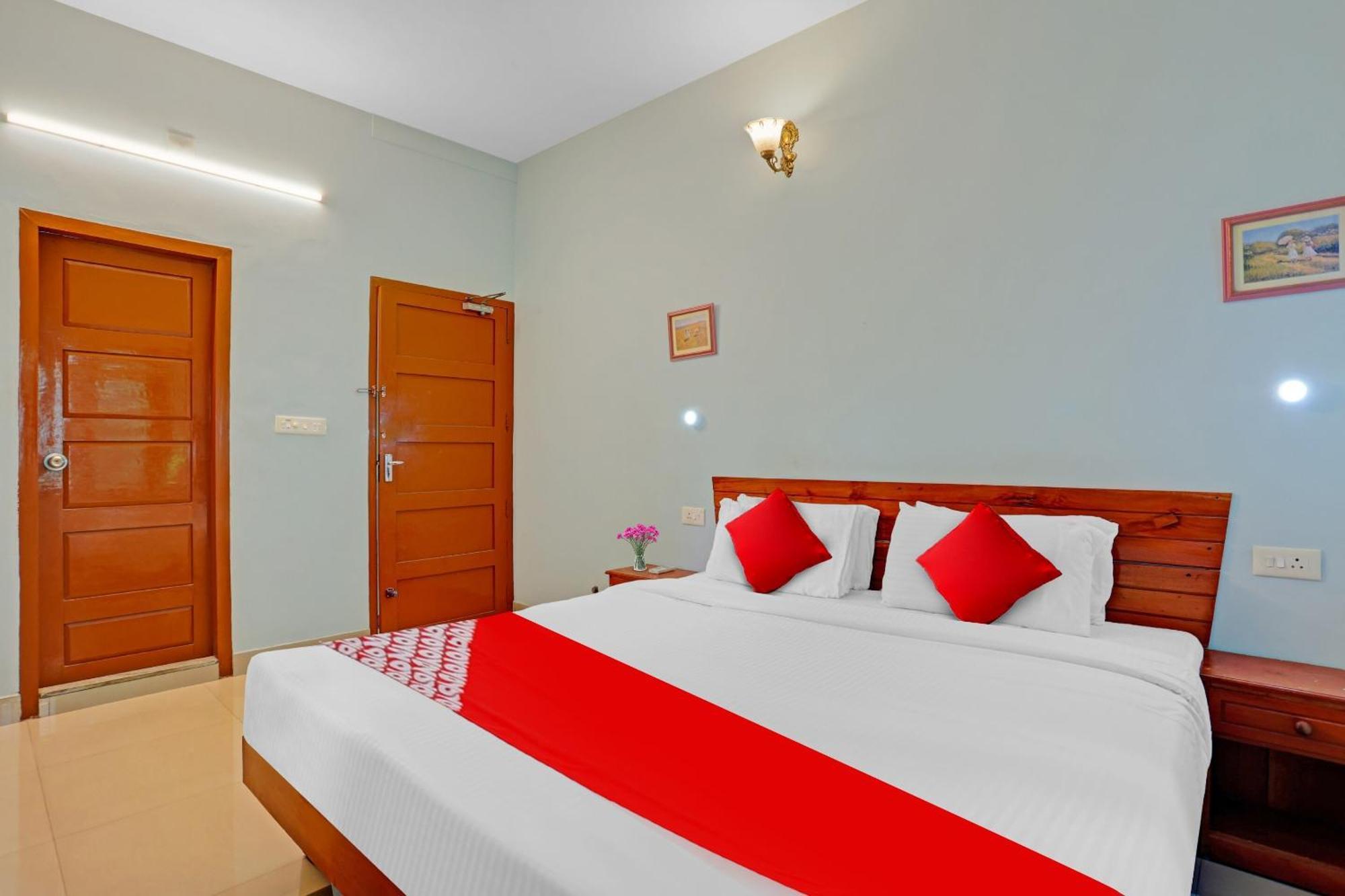 Flagship Hotel Adara Residency Thiruvananthapuram Exterior photo