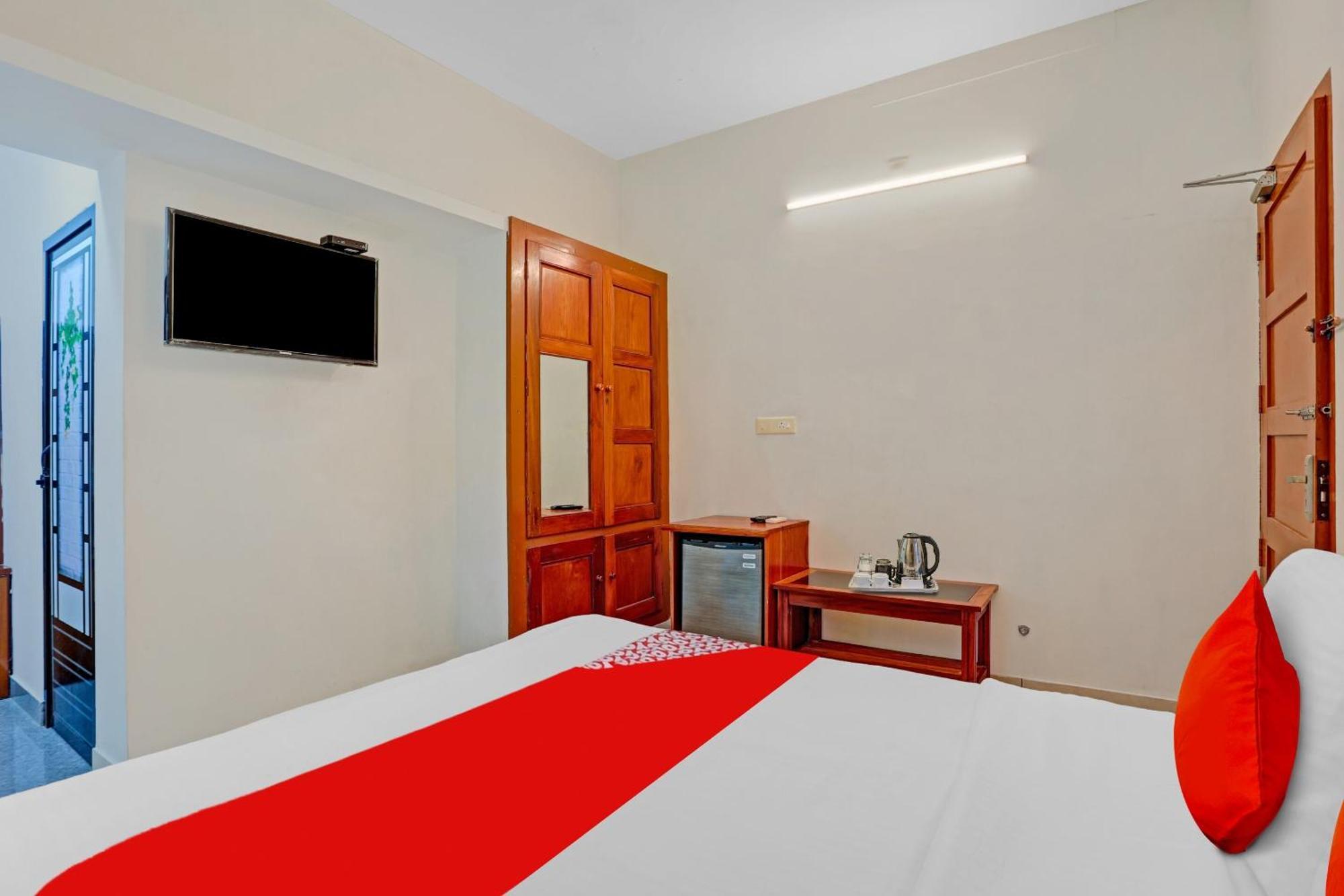 Flagship Hotel Adara Residency Thiruvananthapuram Exterior photo